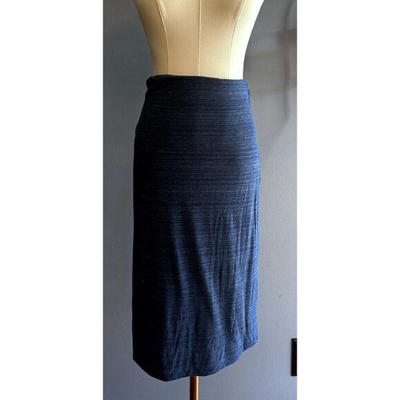 LOFT Dresses & Skirts - Loft Pull on fitted Blue Pencil skirt Size Small